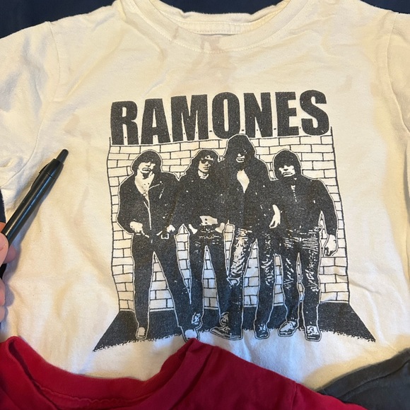 4T Graphic T-Shirt Bundle - Picture 4 of 7